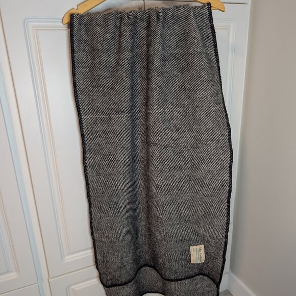 Rare MacAusland’s Woollen Mills Vintage Wool Herringbone Heritage Shawl / Throw - Picture 9 of 11